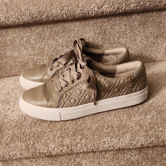 Tory Burch "Marion" Taupe-Colored Quilted Leather Lace-Up Shoes Size 8.5 - Picture 2 of 10